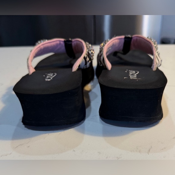 Grazie Leather Animal Print/ Pink/ white Rhinestone details Sandals size 8.5 - Picture 3 of 8